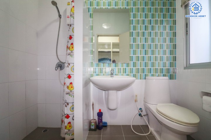 *****บ้านมือเดี่ยวมือสองย่านนนทบุรี ม.วิลล่าการ์เด้น3 บางกรวย-ไทรน้อย หลังมุม เนื้อที่ 66.7 ตร.ว. ฟังก์ชัน 3 ห้องนอน 3 ห้องน้ำ จอดรถได้ 2 คัน บรรยากาศเป็นส่วนตัว หน้าบ้านไม่ชนใคร บนทำเลศักยภาพ ใกล้เซ็นทรัลเวสต์เกต เชื่อมต่อหลายเส้นทาง ถ.รัตนาธิเบศร์, ถ.กาญจนาภิเษก และราชพฤกษ์ และรถไฟฟ้า "สถานีบางพลู"